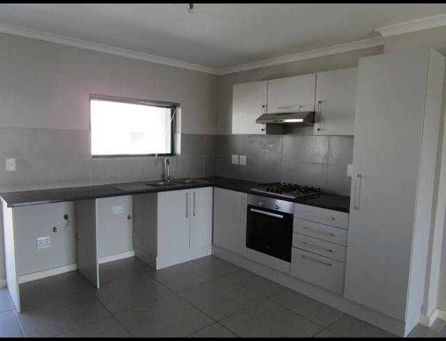 2 BEDROOM APARTMENT FOR SALE IN BURGUNDY ESTATE